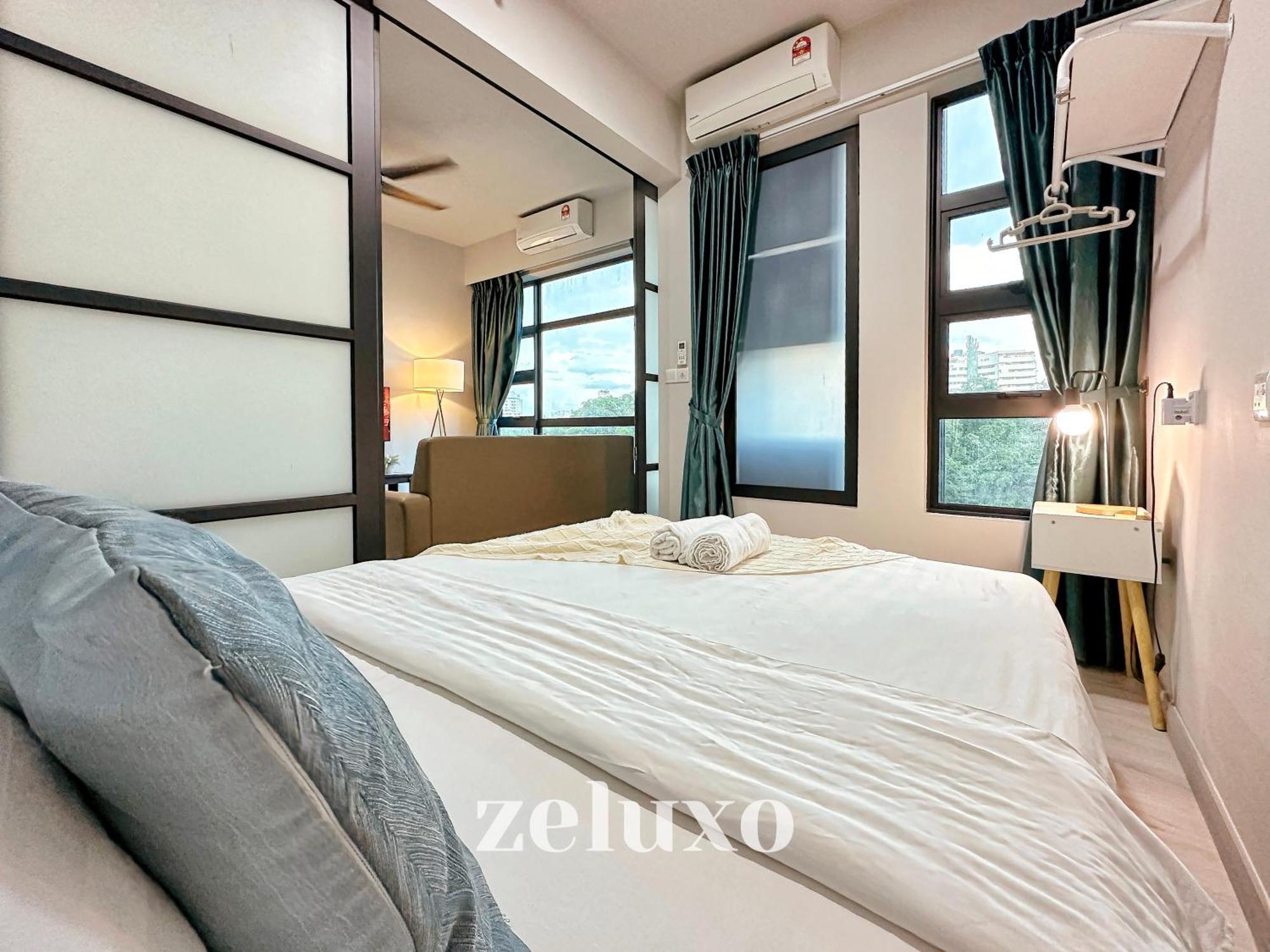 #2 Jesselton Quay Pads By Zeluxo *