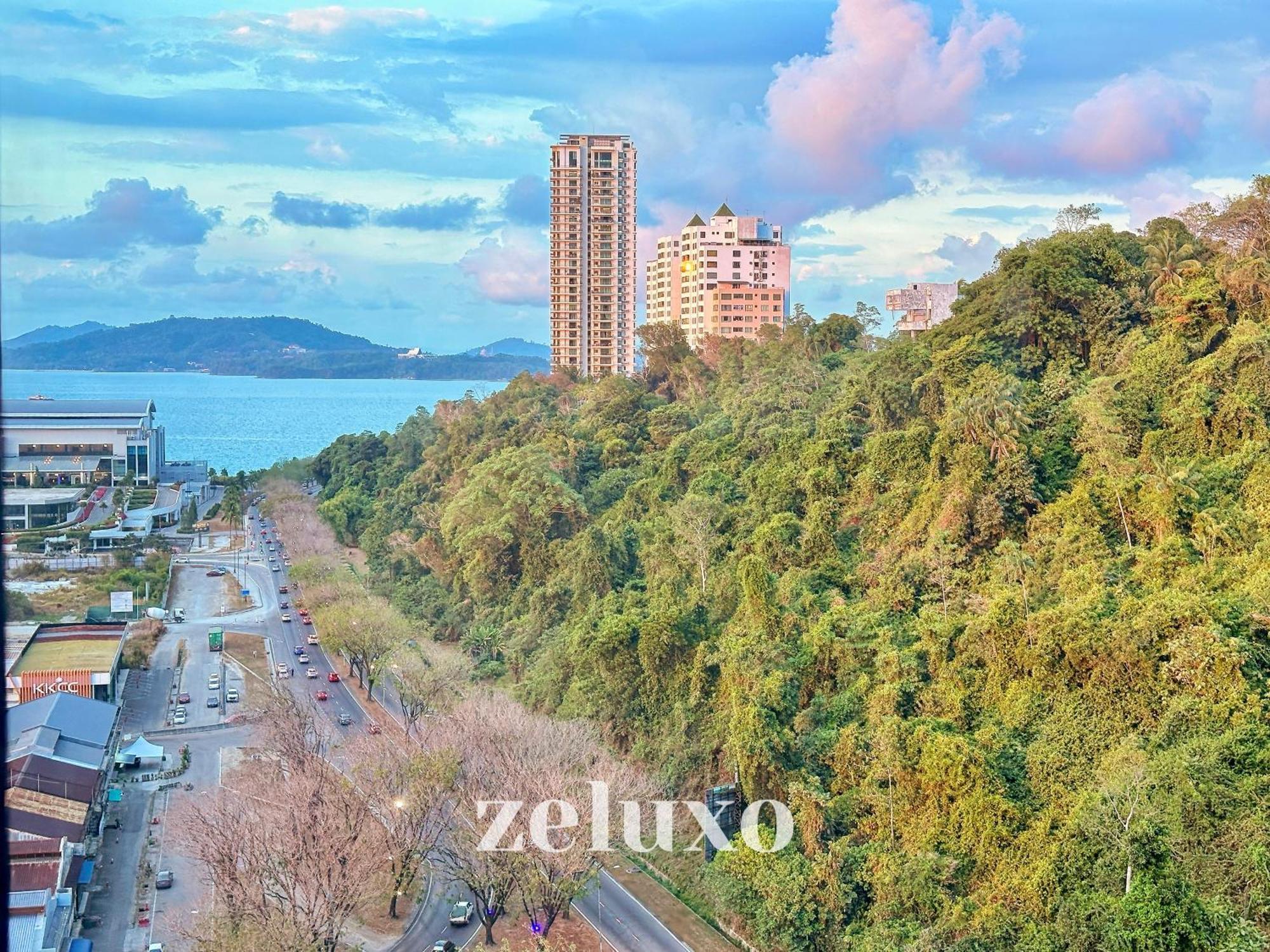 #2 Jesselton Quay Pads By Zeluxo